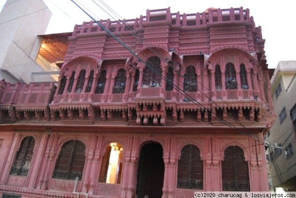 Haveli. Bikaner, India
Otra de las muchas haveli que se encuentran en Bikaner, esta bellamente labrada.
