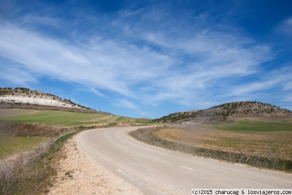 Montes Torozos. Valladolid
Junto a Medina de Rioseco se encuentran estos montes, en medio de la llanura castellana.
