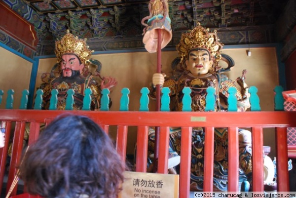 Protectores del Buda. Templo de los Lamas, Beijing-China
Estos horribles demonios están protegiendo al Buda.

