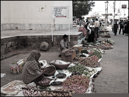 En el mercado
Vendedores de fruta en el mercado de Orchha, Madhya Pradesh, India.
