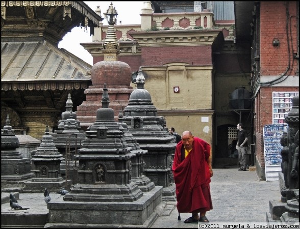 Paseando entre stupas
Monje budista paseando entre las stupas de uno de los templos de Kathmandu
