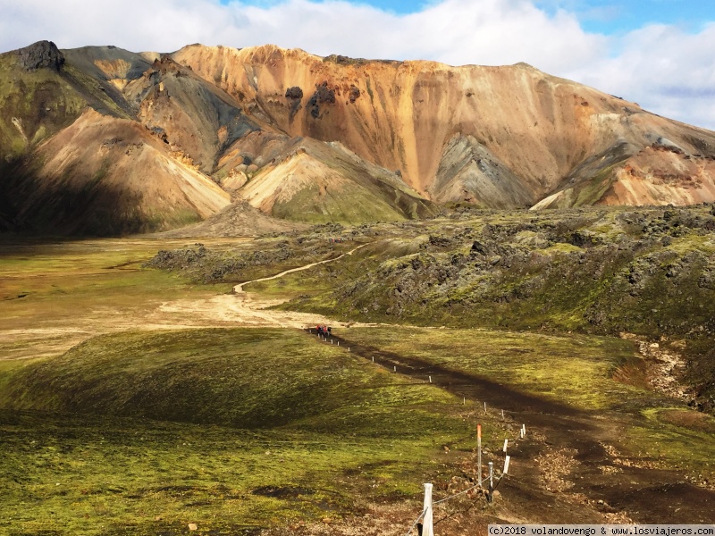 15 días maravillosos por Islandia - Blogs de Islandia - 4º día. El sur: La belleza de Landmannalaugar y más cascadas (3)