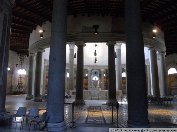 San Stefano in rotondo
Iglesia de San Esteban in rotondo o del Celio, es una iglesia de Roma a semejanza de la del Santo Sepulcro de Jerusalen.
