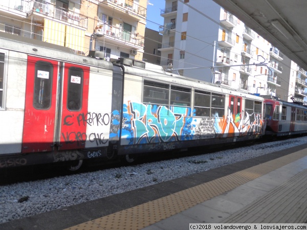 Tren  de la Circunvesubiana
Trenes que comunican Nápoles con las poblaciones que están alrededor del Vesubio
