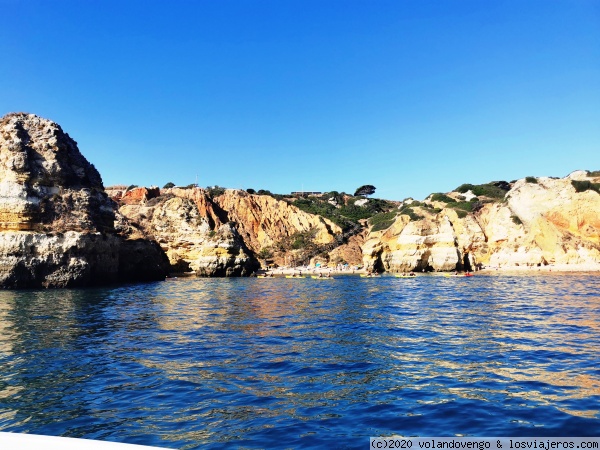 Ponte da Piedade
El acantilado de Ponte da Piedade desde un barco ofrece una visión de la costa y permite entrar en las grutas marinas, con unas vistas espléndidas.
