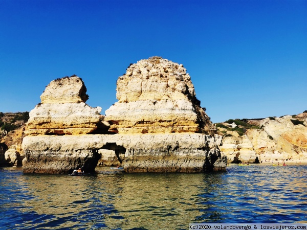 Rocas en Ponta da Piedade
Las formaciones rocosas reciben nombres de lo que figuran, en este caso los enamorados.
