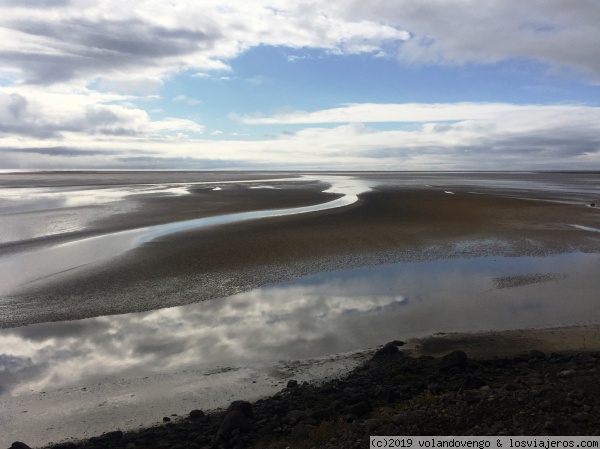 Playa de Raudasandur.
Hermosa Playa de arena rosada en la península de  Latrabjarg
