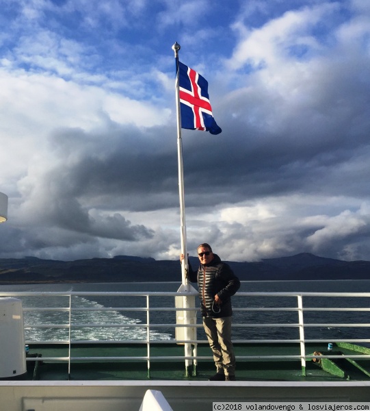 Ferry de los fiordos del Oeste
Este ferry hace la travesía de los Fiordos del Oeste a la península de Sanaefellsnes, Islandia
