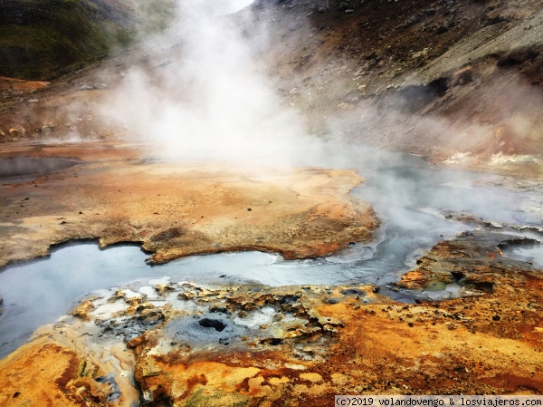 Zona geotermal en Raykjanes
Bellísimos tonos lo que la naturaleza es capaz de general en las zonas geotermales de Reykjanes
