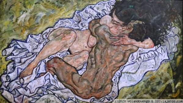 El abrazo de Egon Schiele
Es una de las últimas obras de E. Schiele, el pintor  junto con Kokoschka, más relevante del expresionismo austriaco. Muere en 1918 de la gripe española, con 28 años. Aún tenía que dar mucho de sí.
