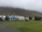 Vista de Isafjördur con lluvia. Fiordos del Oeste
Vista, Isafjördur, Fiordos, Oeste, lluvia, norteña, estaba, precisamente, animada, aunque, tiene, fama, porque, caía, desanimaba, pasear, ella, obstante, ofrecía, perfil, colorista, mirando, hacia, fiordo