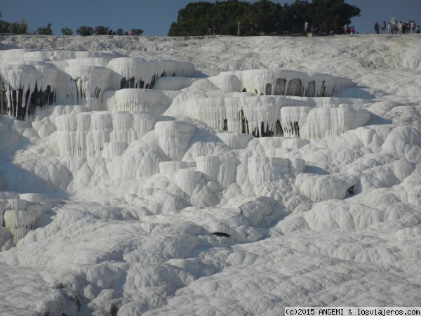 Travertinos de Pamukkale (Turquía)
Pamukkale (Castillo de Algodon), se considera hoy como la octava maravilla del mundo.
