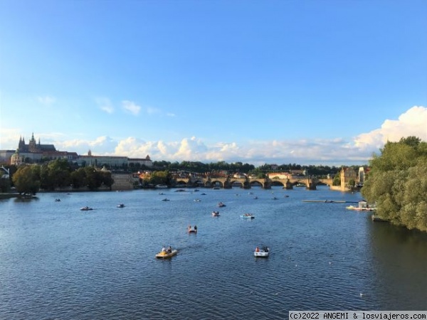 Praga - República Checa
Barcas de pedales en el río Moldava
