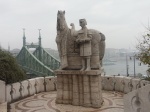 Estatua del Rey Esteban (Monte Gellert) y Puente Szabadság (Budapest)