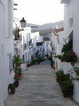 Calle típica de Frigiliana (Málaga)