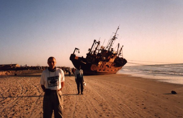 Barco varado en las playas de Nouakchott - Mauritania