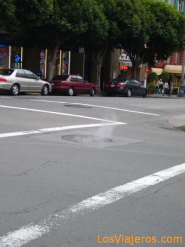 Smoking Drain in San Francisco - USA
Humo de las Alcantarillas - San Francisco - USA