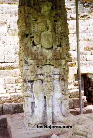 Estela de piedra en Copan - Honduras - America
Stela of stone in Copan - Honduras - America