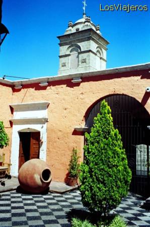 Entrada al hotel La posada del Convento - Peru