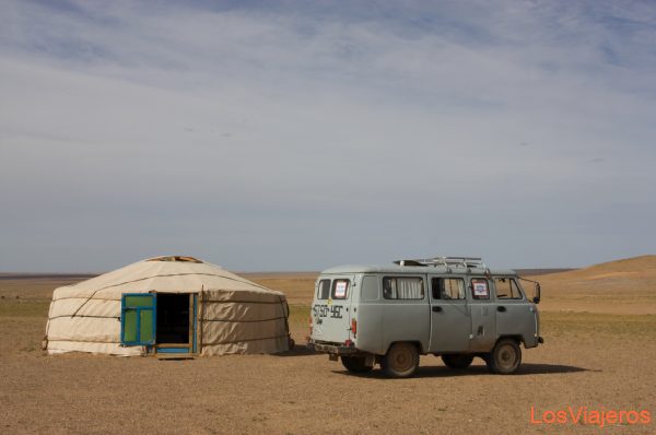 Ger típico y furgoneta rusa - Mongolia
Monoglian ger - Mongolia