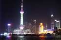 Ir a Foto: Shanghai: torres iluminadas durante la noche 
Go to Photo: Shanghai: Towers of Pu Dong District- China