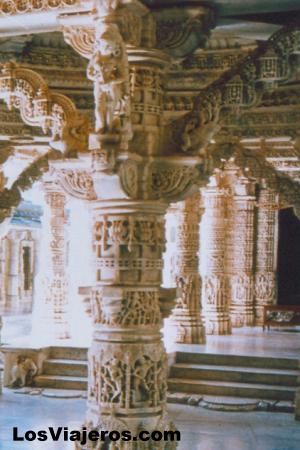 Templo jainista Vimal Vasahi en Delwara - Rajastan - India
Vimal Vasahi Jain Temple - Mount Abu - Rajasthan - India