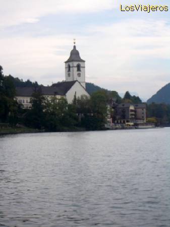 Orilla del lago St. Wolfgangsee - Austria
St. Wolfgangsee lakeline - Austria