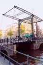 Ir a Foto: Puente levadizo - Amsterdam - Holanda 
Go to Photo: Drawbridge over the channels - Amsterdam - Holland