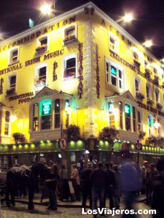 Bares y vida nocturna en barrio de Temple Bar - Dublin - Irlanda
Bars & night life in Temple Bar District - Dublin - Ireland