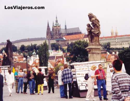 Hradcany (el distrito del Castillo)  visto desde el puente de Carlos - Praga - República Checa - Checa Rep.
Hradcany (castle district) from Karl's Bridge - Prague - Czech Republic