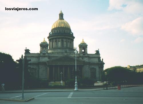 Catedral y Plaza de San Isaac de San Petersburgo. - Rusia