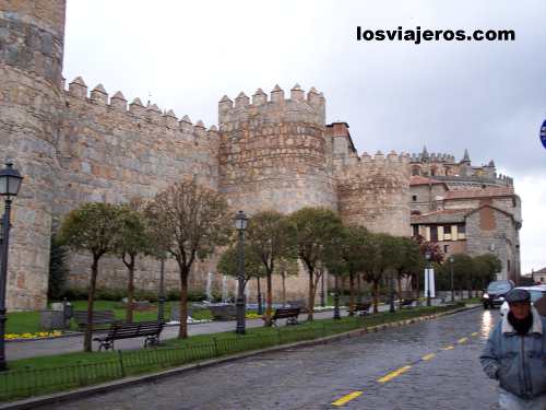 Murallas mediavales de la ciudad de Avila - España